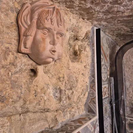 La Grotta Mutycense بيت للعطل